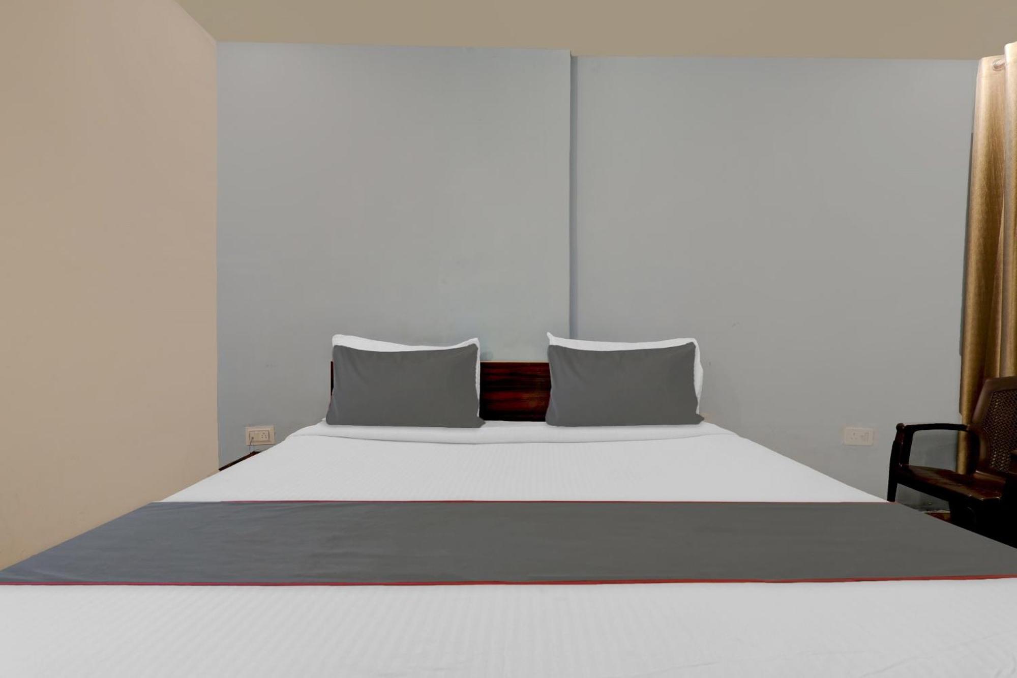 Hotel Collection O Premier Near Hazratganj Lucknow Zewnętrze zdjęcie