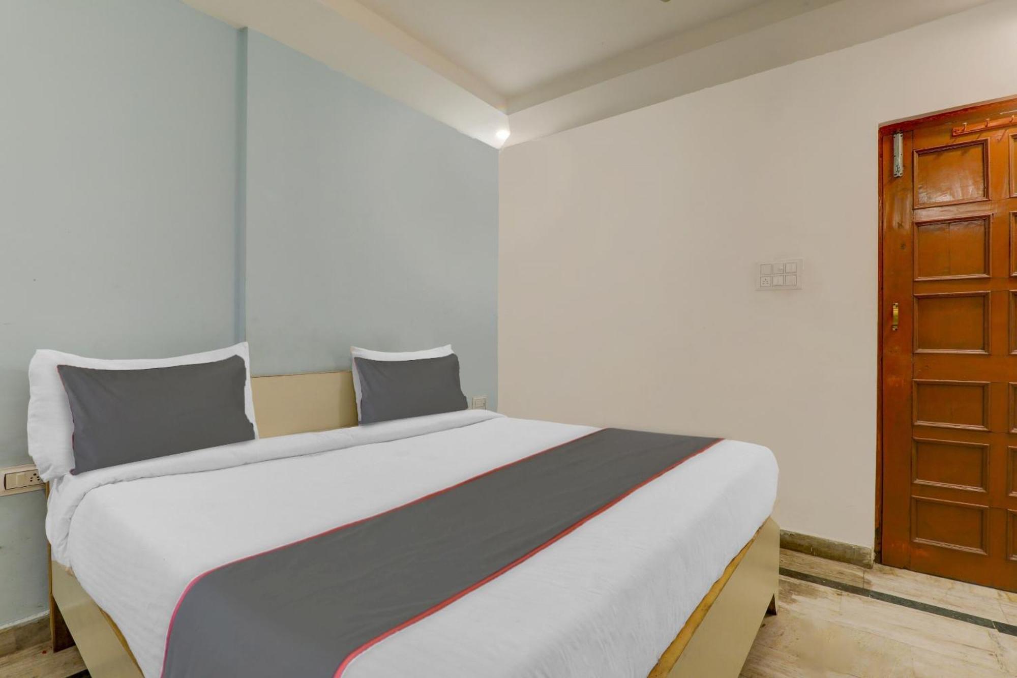 Hotel Collection O Premier Near Hazratganj Lucknow Zewnętrze zdjęcie