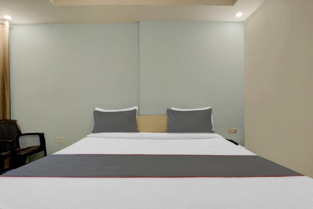Hotel Collection O Premier Near Hazratganj Lucknow Zewnętrze zdjęcie