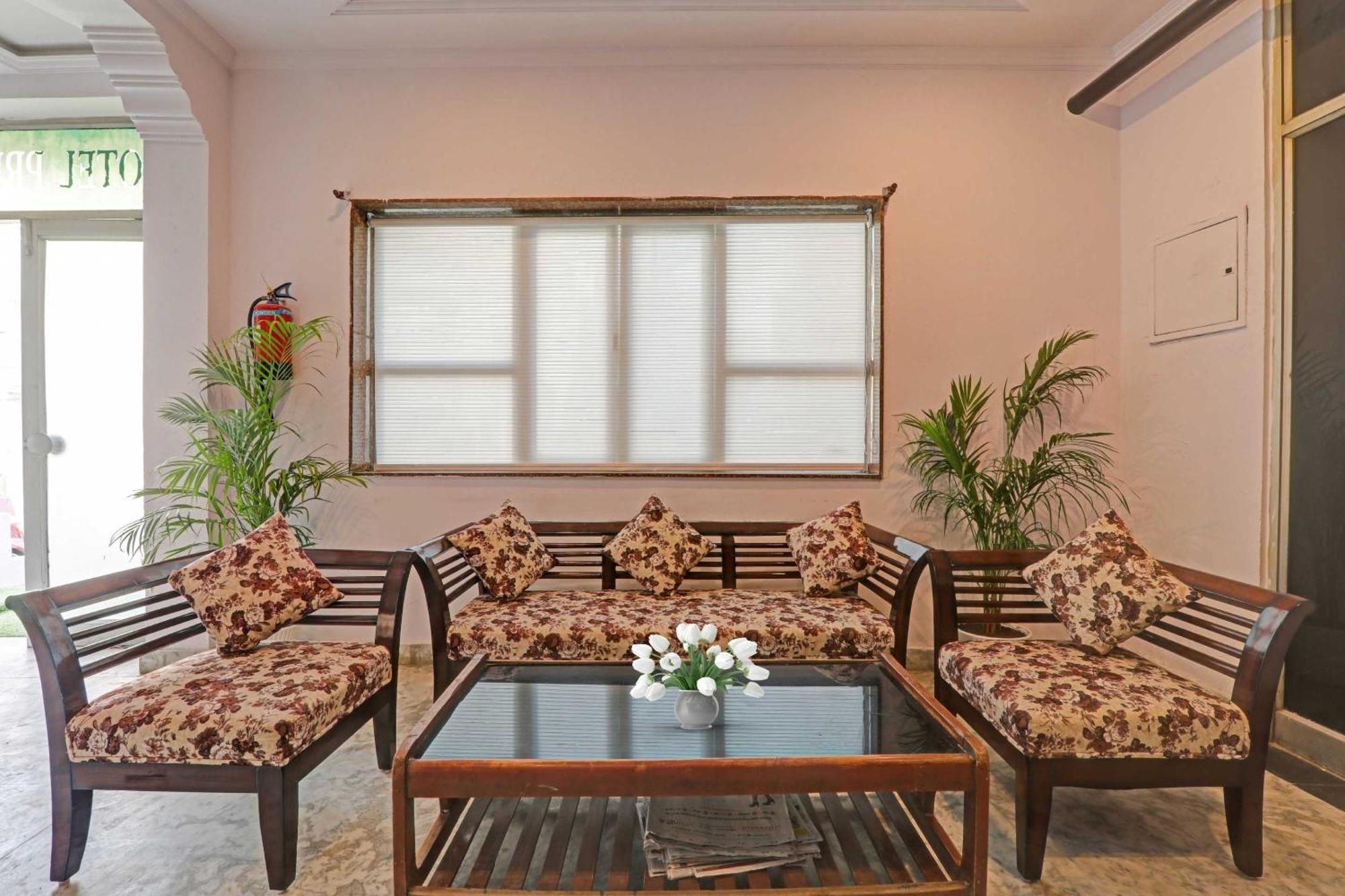 Hotel Collection O Premier Near Hazratganj Lucknow Zewnętrze zdjęcie