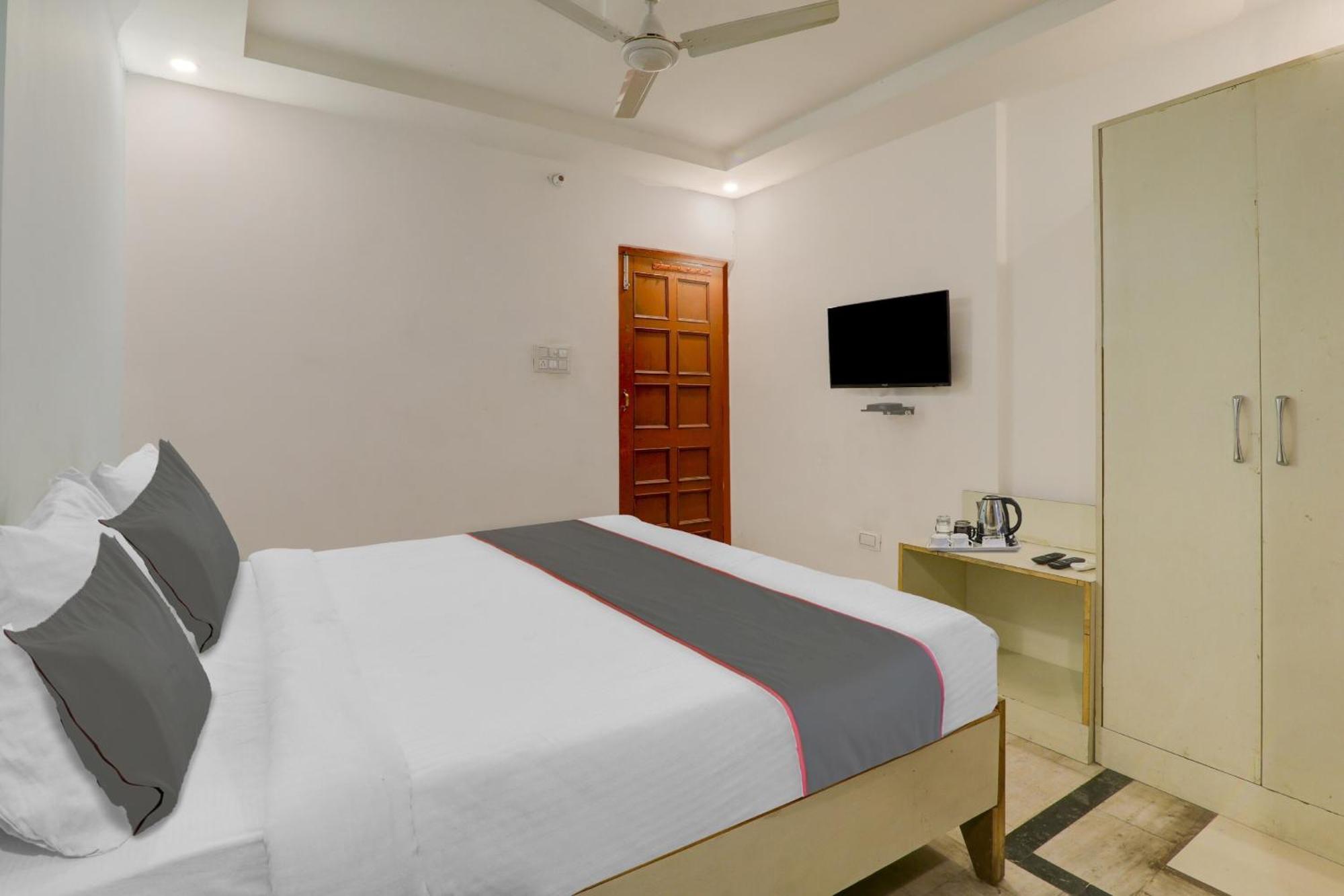 Hotel Collection O Premier Near Hazratganj Lucknow Zewnętrze zdjęcie