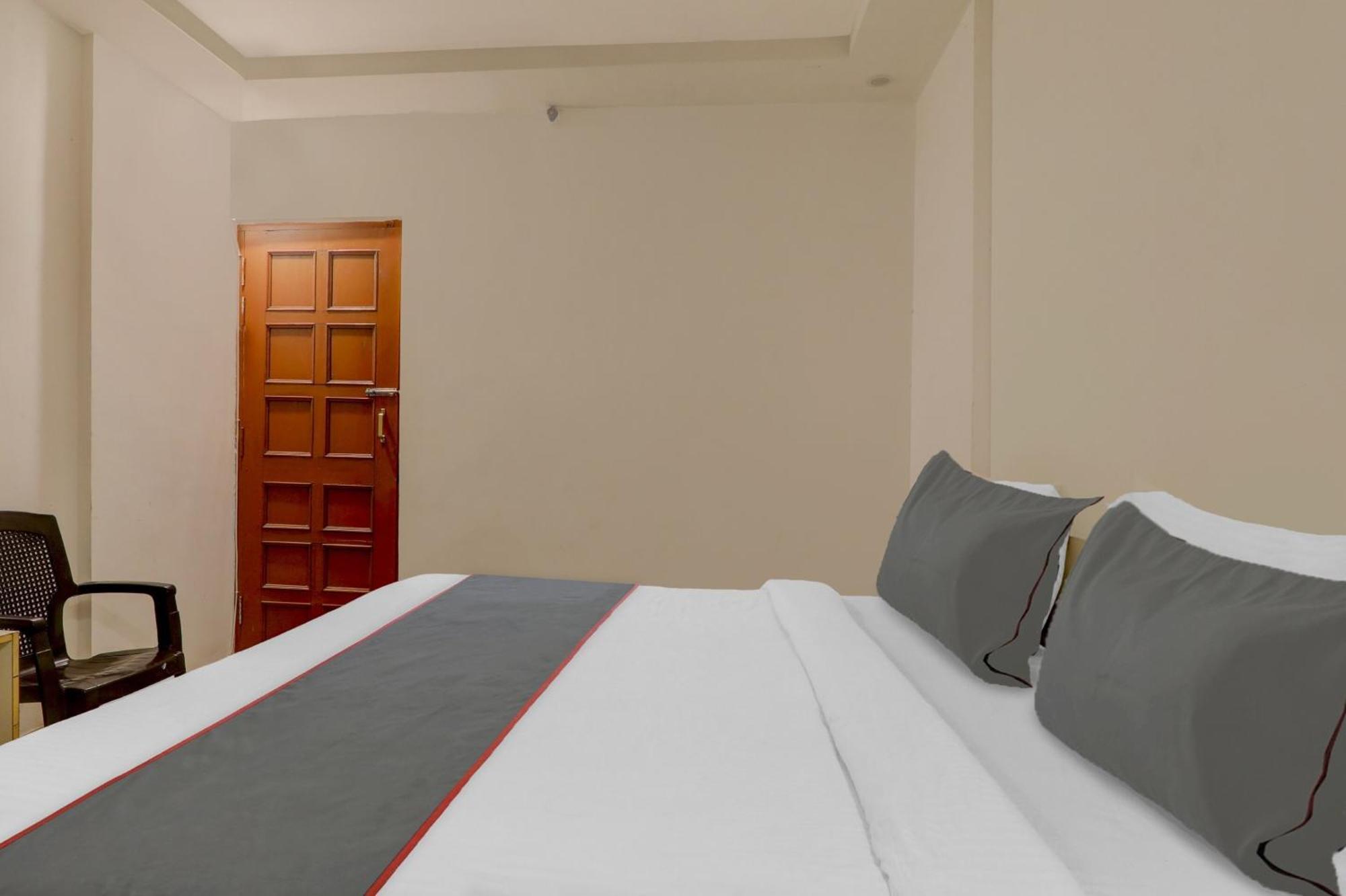 Hotel Collection O Premier Near Hazratganj Lucknow Zewnętrze zdjęcie