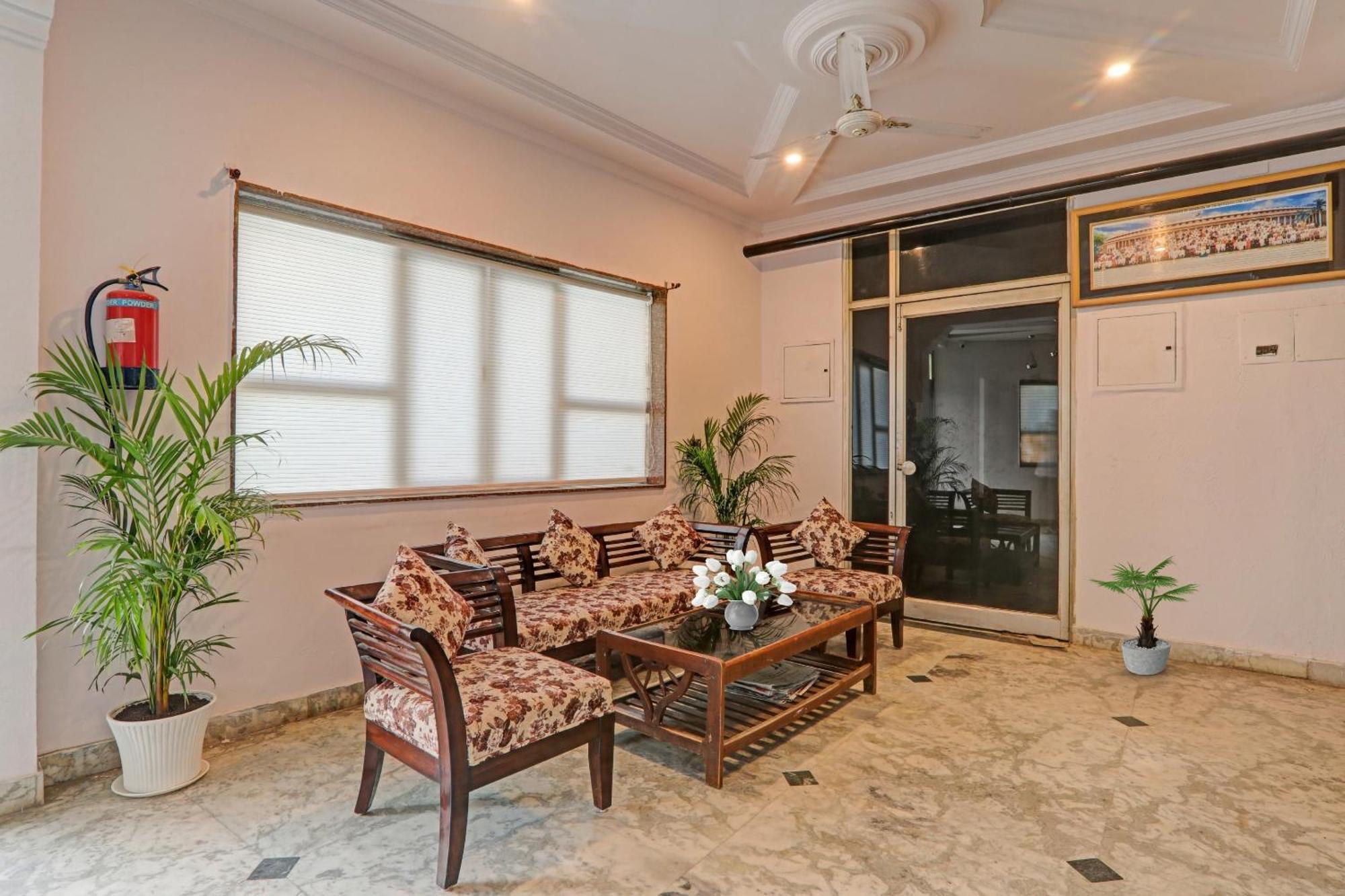 Hotel Collection O Premier Near Hazratganj Lucknow Zewnętrze zdjęcie